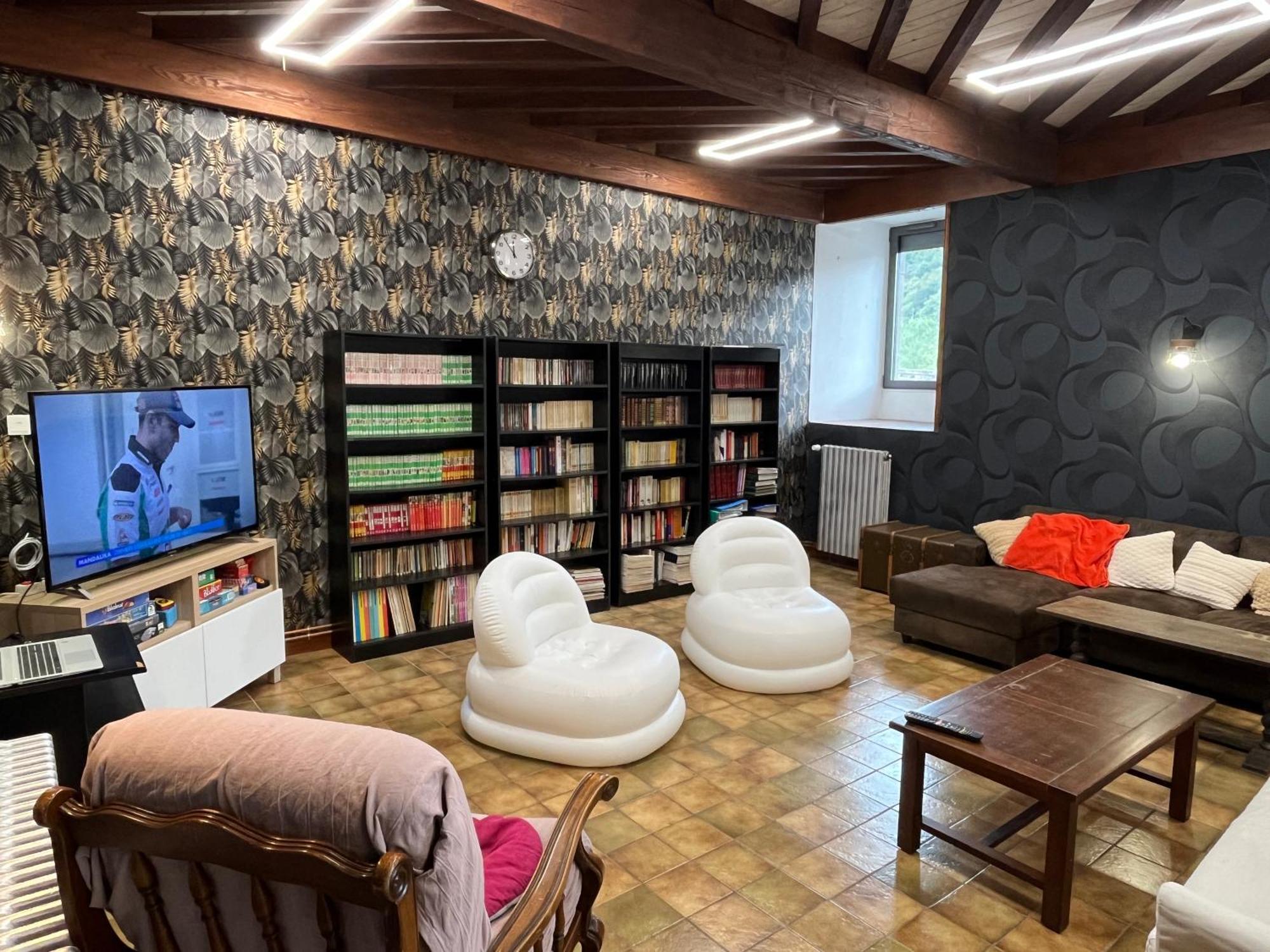 Gite-Auberge Du Pont De Lanau Neuveglise Ngoại thất bức ảnh