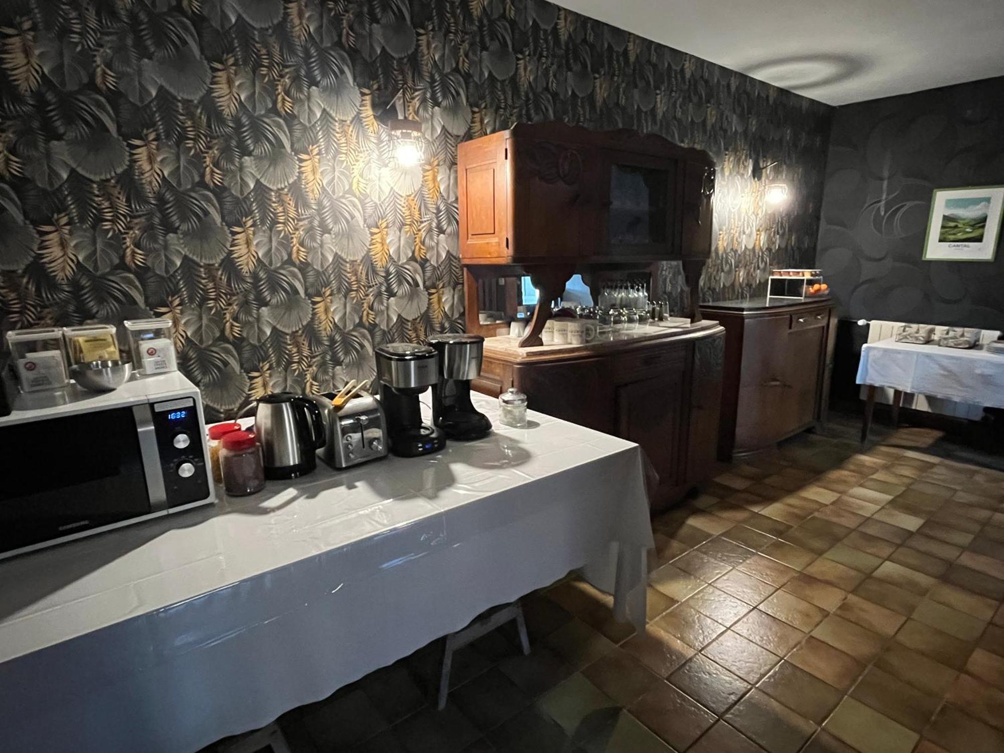 Gite-Auberge Du Pont De Lanau Neuveglise Ngoại thất bức ảnh